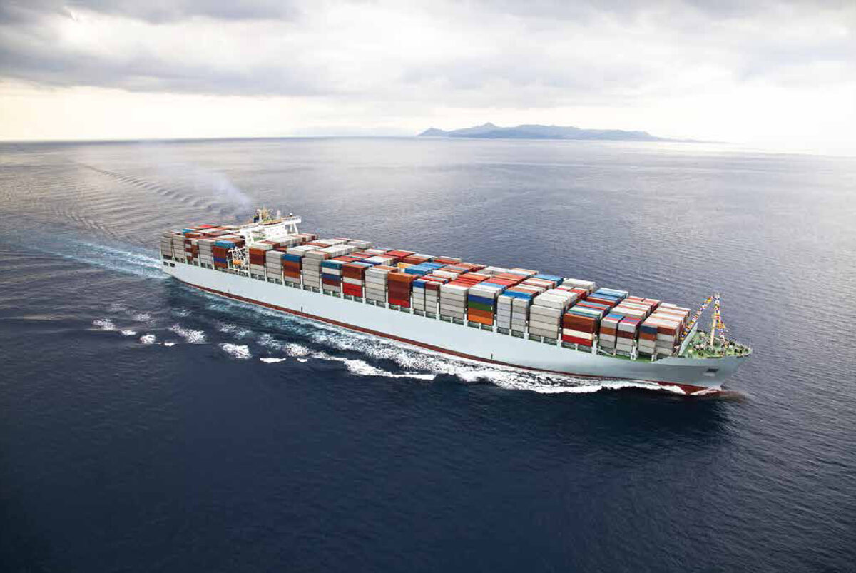 Container vessel loading at port